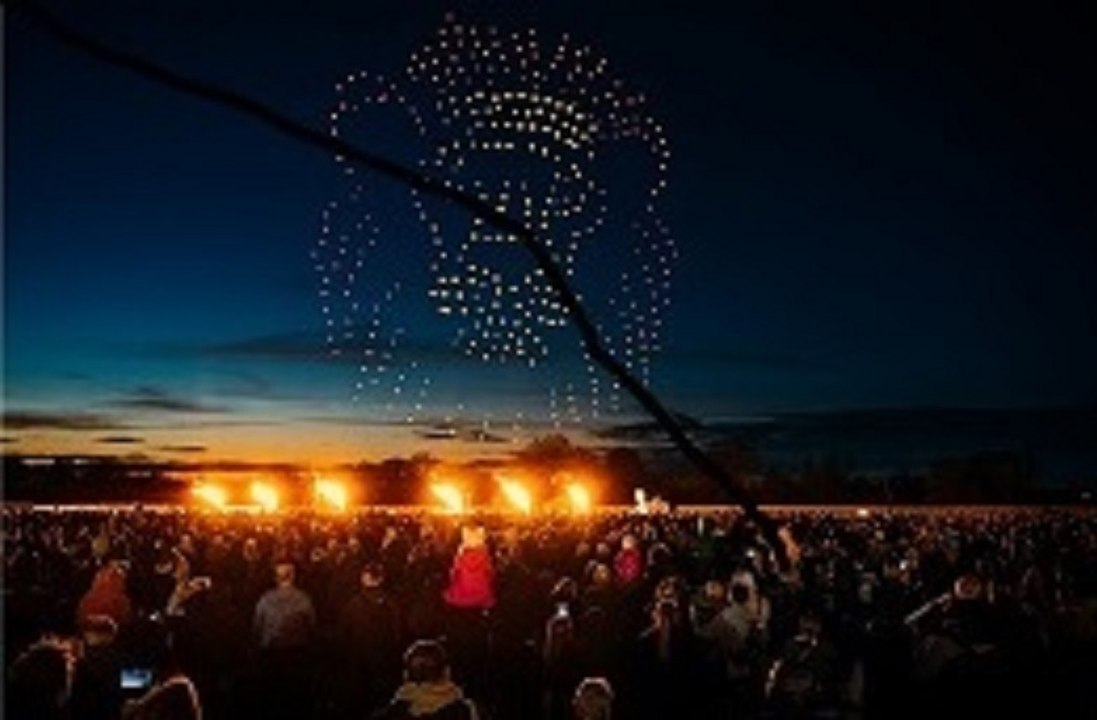 Space Safari drone show