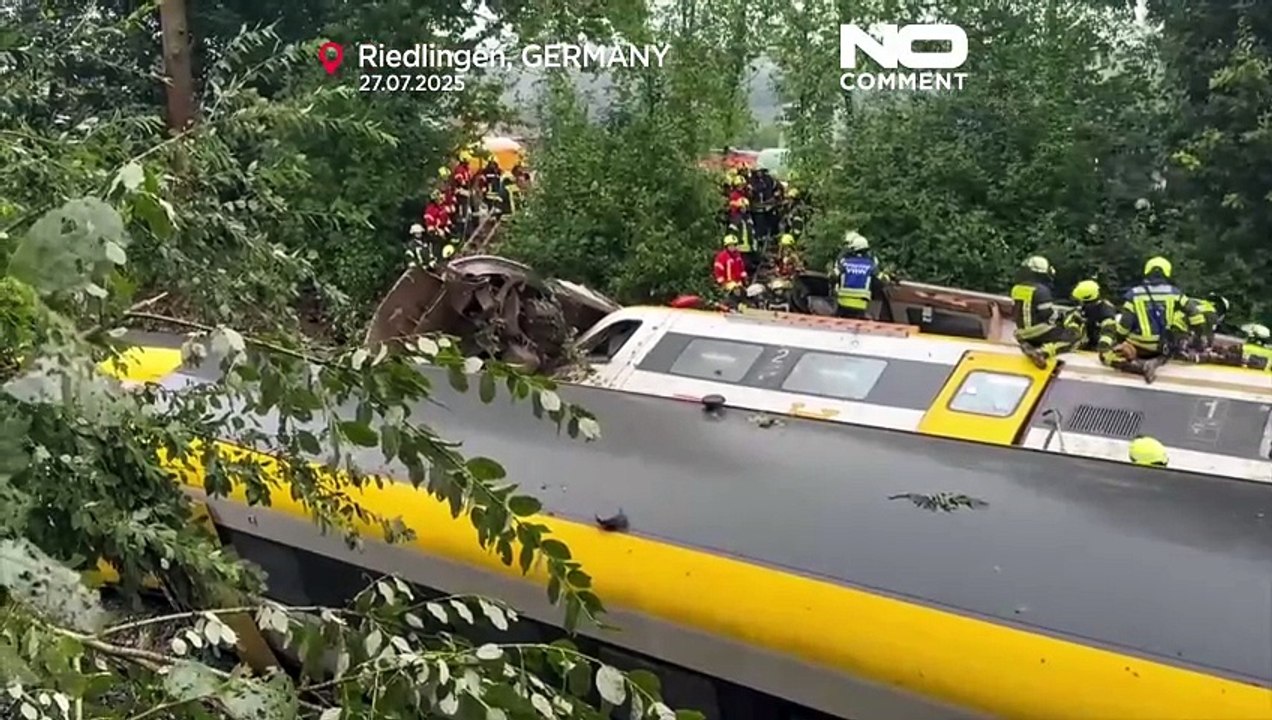 Carruagens tombam depois de saírem dos carris na Alemanha