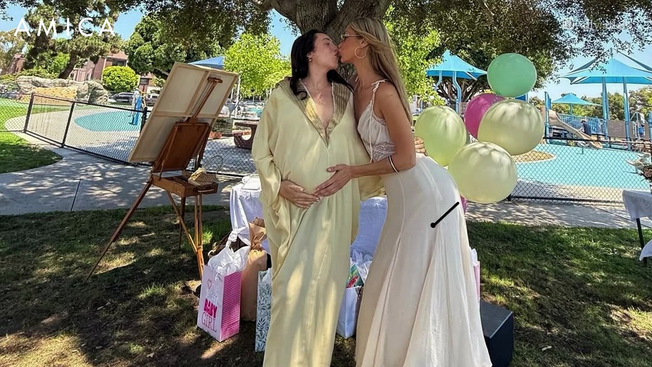 Bella Hadid con il look cottagecore (low cost) da replicare quest'estate