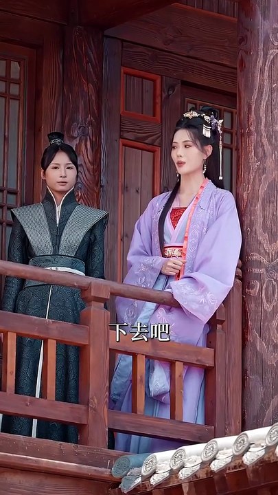 抖音新剧上线#穿进女尊世界后，我成了香饽饽 (上)