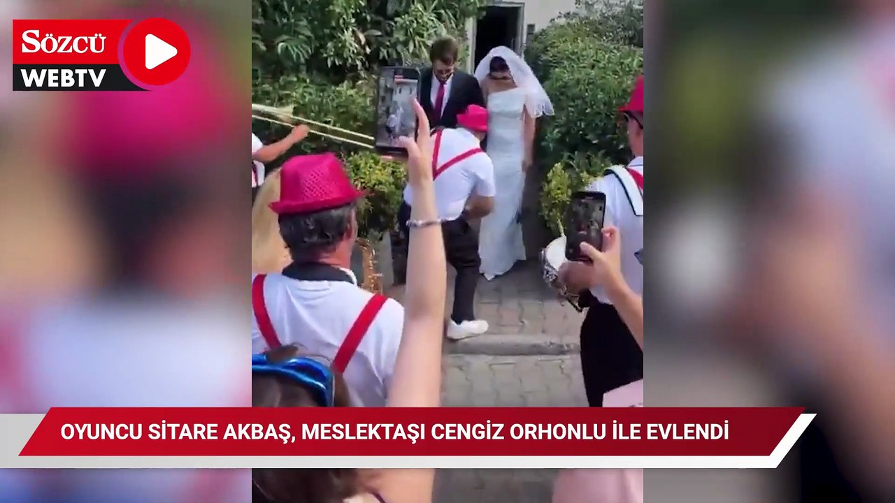 Sitare Akbaş 'Bebek mi geliyor' dedirtti