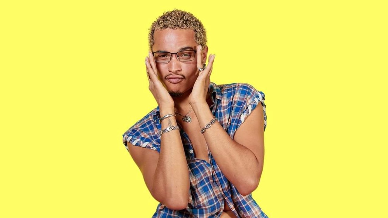 DESTIN CONRAD "KISSING IN PUBLIC" Lyrics & Meaning | Genius Verified