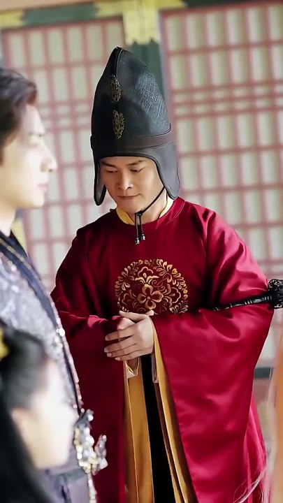 She Returns Crowned in Flames Chinese Drama - English Sub