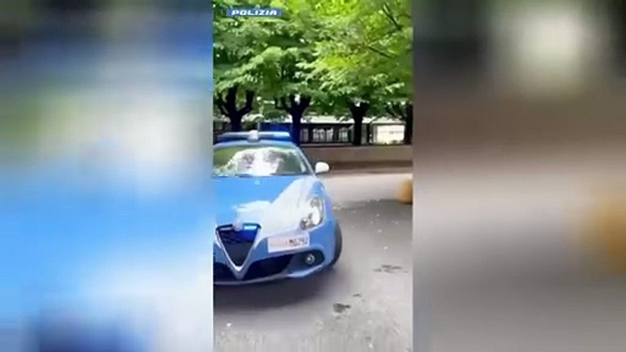 Como, furti alle auto dei turisti: fermata banda