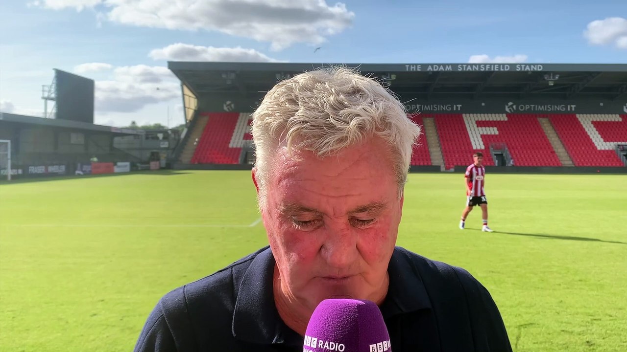 Blackpool Boss Steve Bruce Reflects on Narrow Loss to Exeter City ⚽