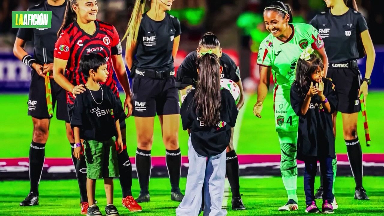Natividad Martínez y Mia Zuazua protagonizan pelea en pleno partido de la Liga MX Femenil