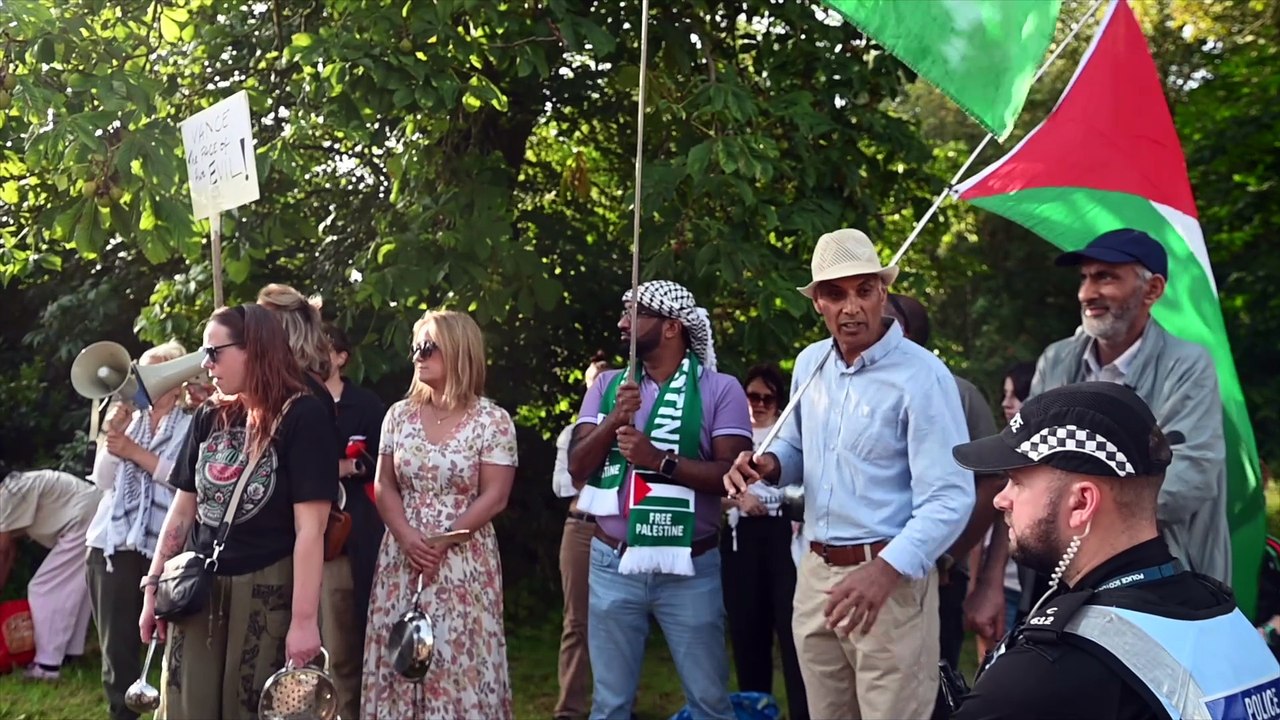 JD Vance met with protest in Ayrshire