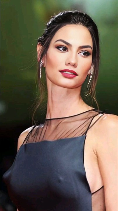 Can Yaman & Demet Özdemir romantic