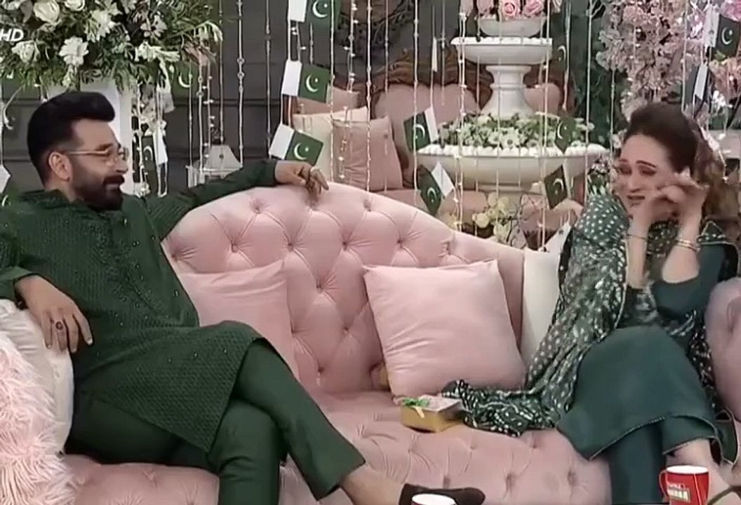 Nida Yasir show inappropriate conversation between Bushra Ansari, Faisal Qureshi and Yasir Hussain