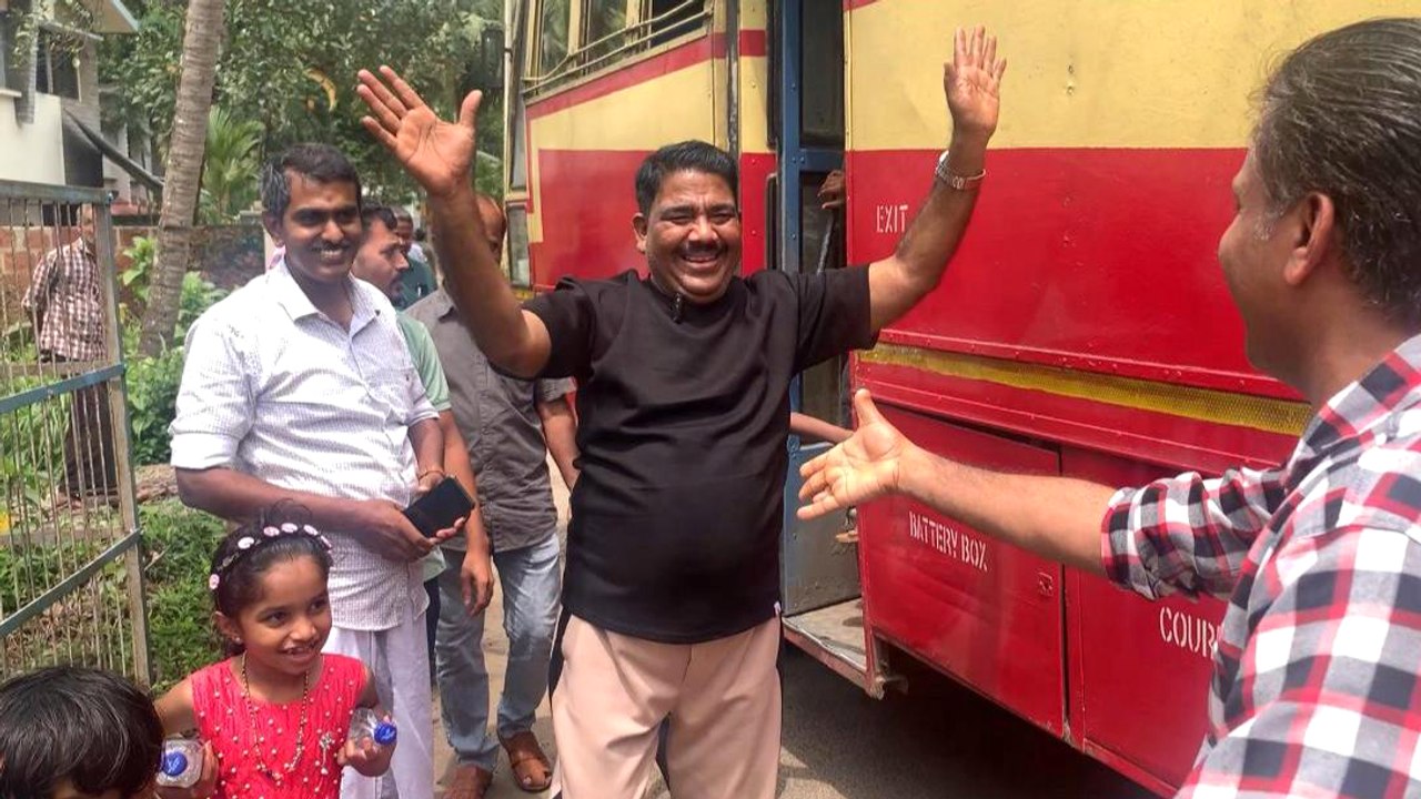 Hero’s welcome for Indian expat in UAE who returned after 51 years to Kerala