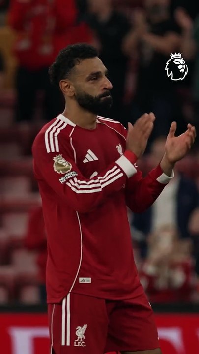 محمد صلاح يبكي خلال تحية ديوغو جوتا