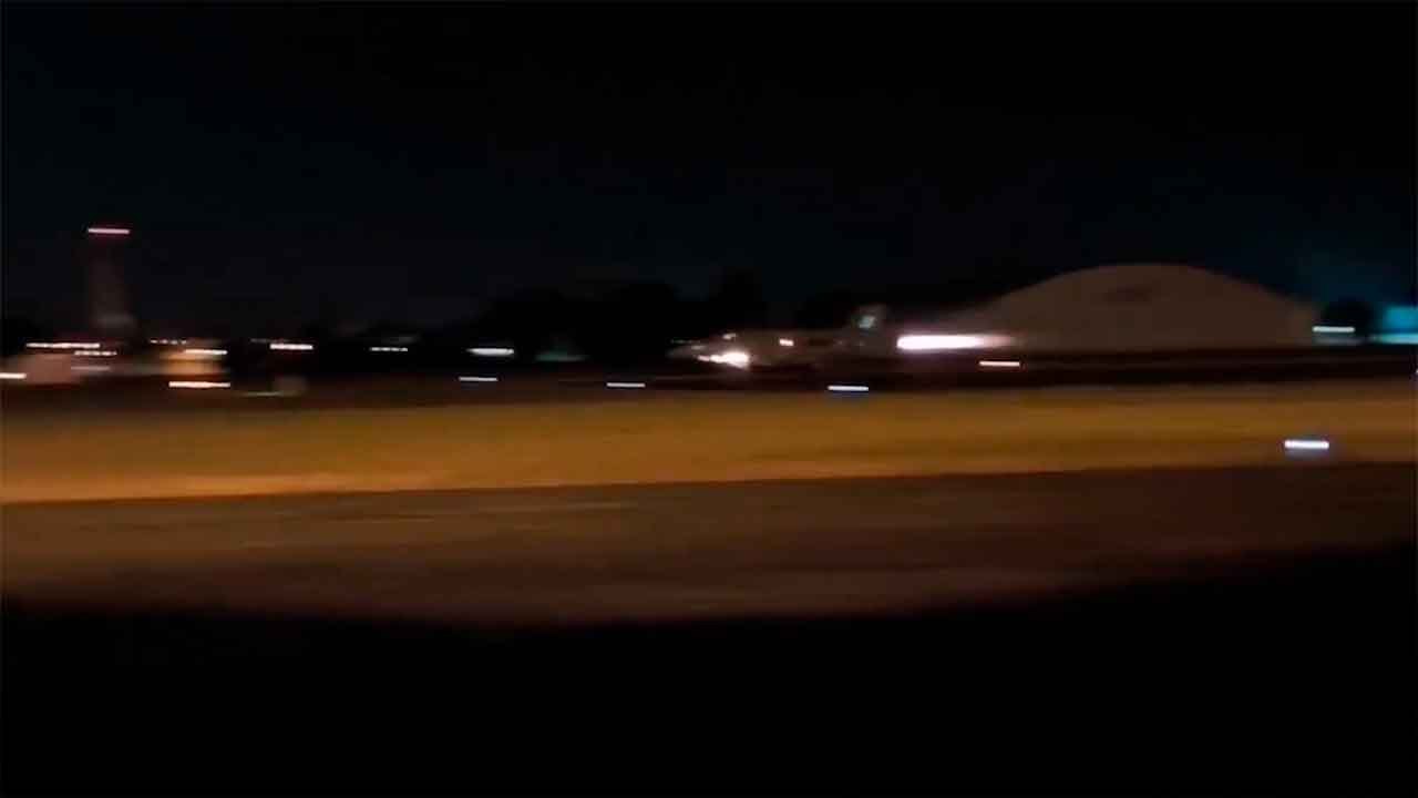 マレーシア空軍のF/A-18Dホーネット、クアンタンで離陸中に墜落