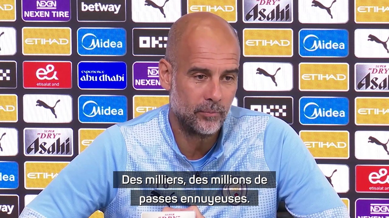 Guardiola réagit aux critiques : “J’adore faire des millions de passes ennuyeuses !”