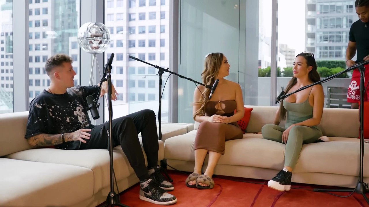 KAZUMI SLEEPS WITH A BLIND FAN interview / podcast