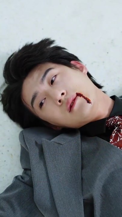 【ENG SUB】 She deliberately altered her face to mimic his first love, returning to avenge his past betrayal.