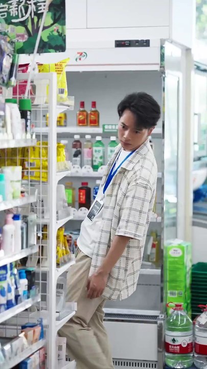 何处惹尘埃 ＆ 让你上班你摘下高岭之花 | Eng Subs