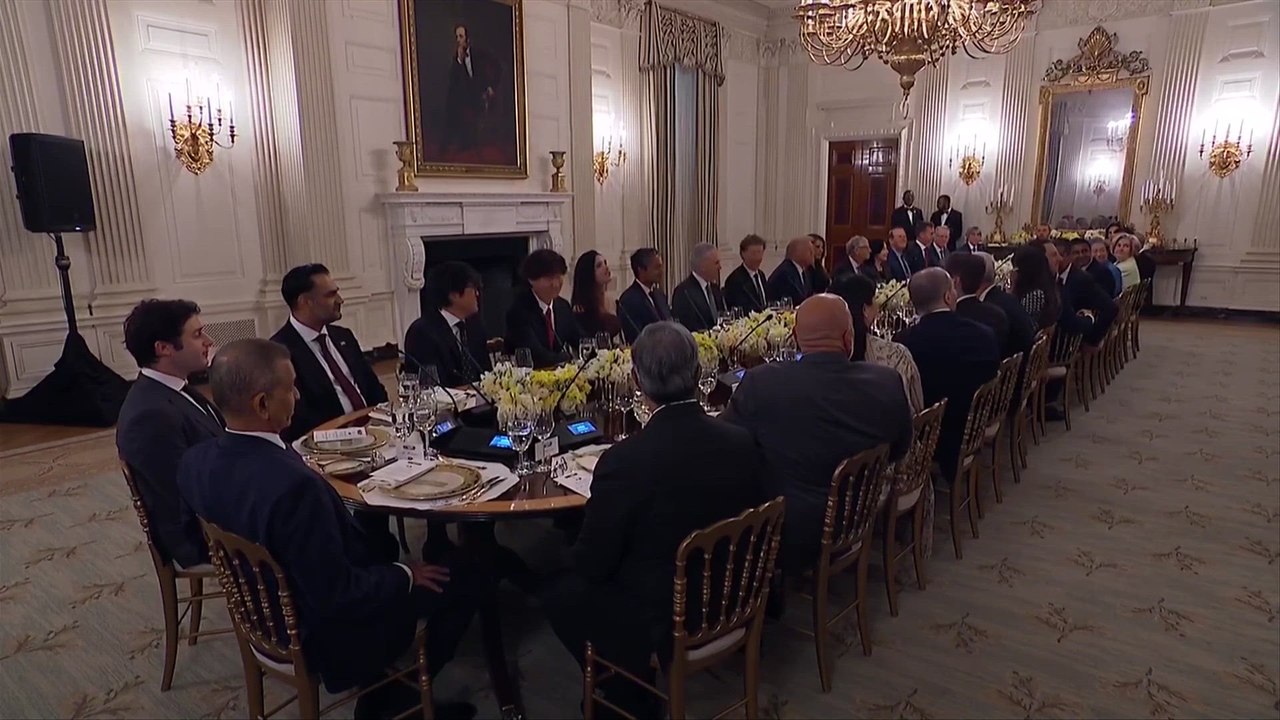 Tech leaders heap praise on Trump during White House dinner