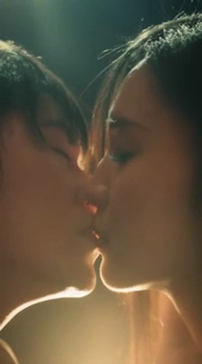 Sacrificed to a mafia boss, she tries to escape- he traps her in his arms, destorys all who harm