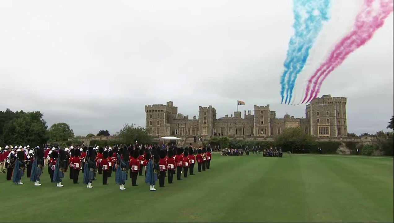 Red Arrows fly over Windsor Castle