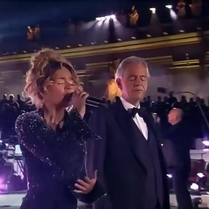 ¡Así fue la presentación de Karol G en El Vaticano junto a Andrea Bocelli!