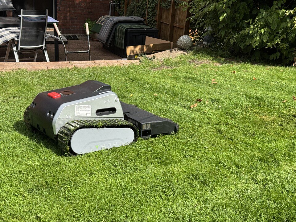 Lymow One Rasenmähroboter in Aktion – Effizient und zuverlässig 🌱
