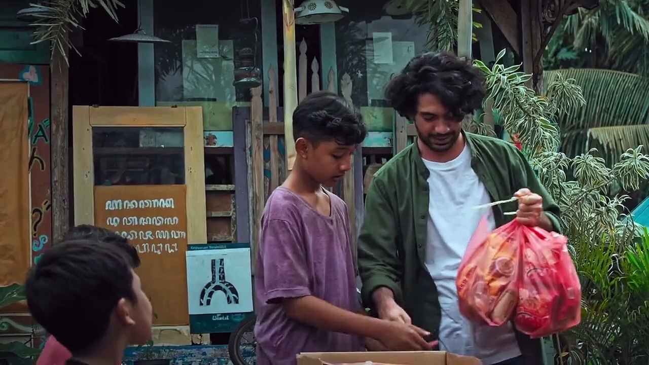 Film IndoGaris Waktu (2022) Cinta, Takdir, dan Pilihan yang Membelah Waktu