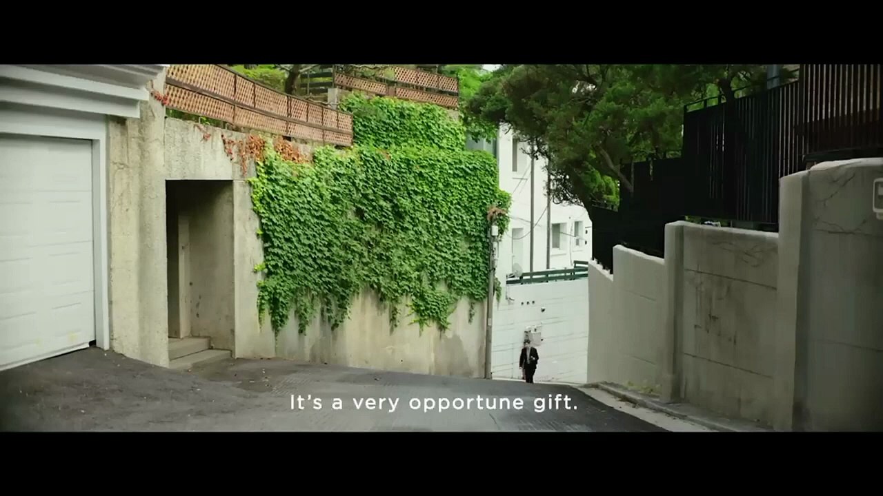 Parasite Movie Explained in Hindi | Full Story Breakdown in 720P HD 🎬