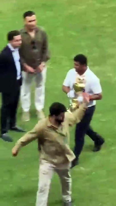 Watch: ACC official bolts with Asia Cup trophy after India snub Mohsin Naqvi on stage