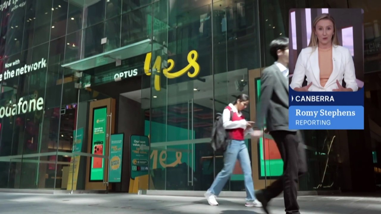 Communications Minister meets with Singtel and Optus bosses