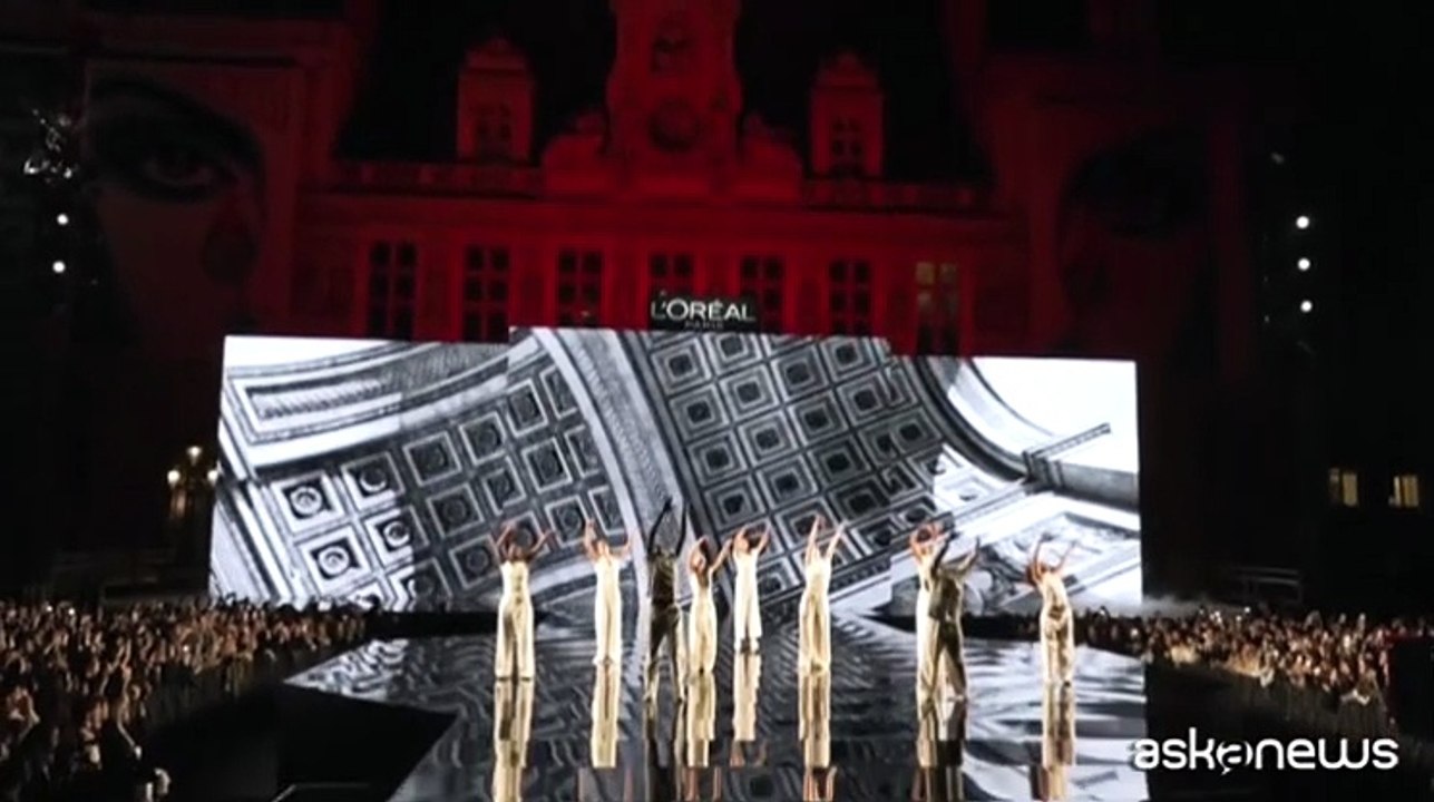 Le Défilé L’Oréal Paris 2025: glamour, femminismo e tante star internazionali