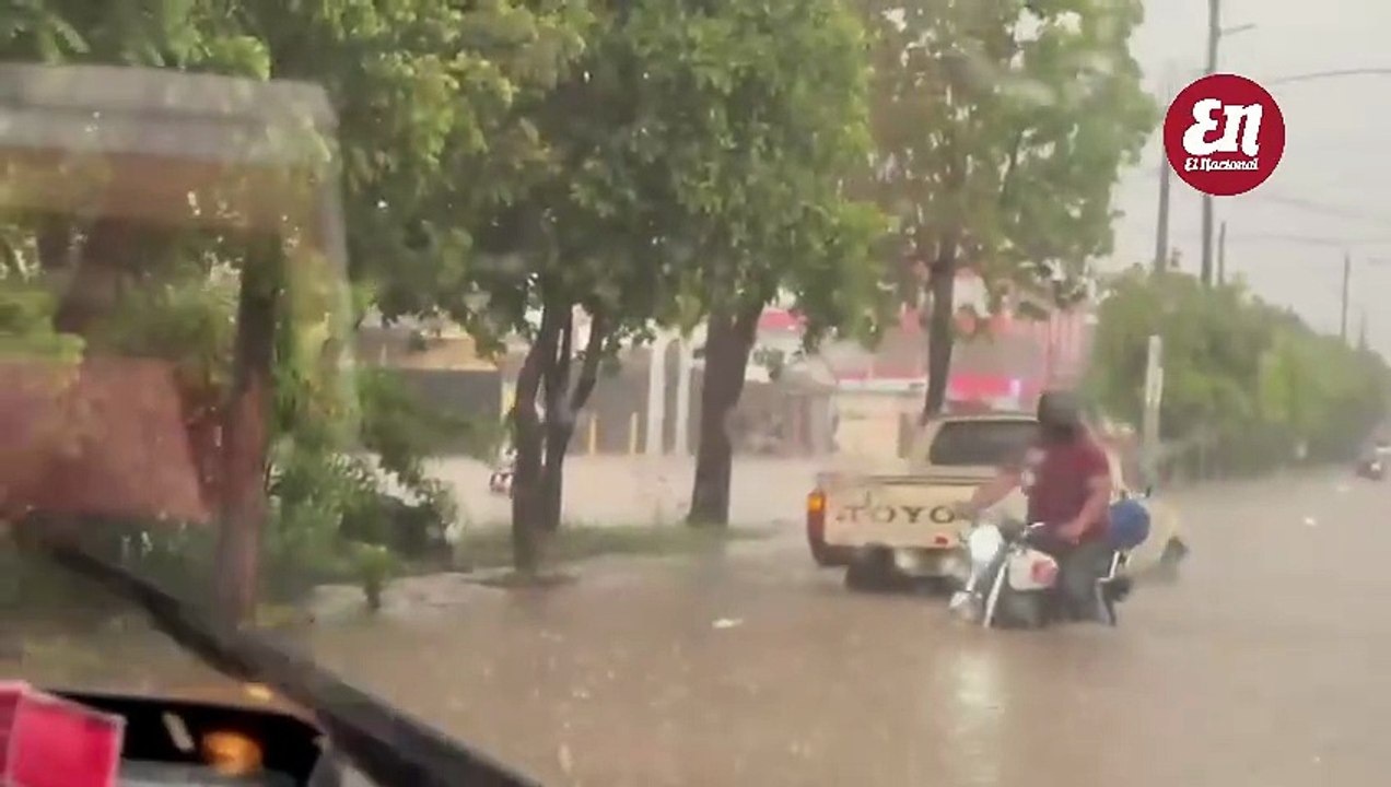 Santiago bajo agua: Fuertes lluvias provocan caos y evacuaciones