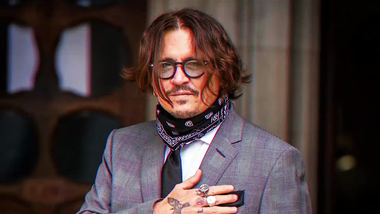 Johnny Depp’s SHOCKING Paris Fashion Week Comeback