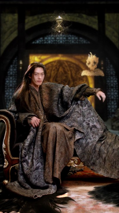 연기 없는 불로부터 창조된, 인간은 결국 타락한다고 굳게 믿는 사탄 지니. 룰과 루틴으로 무장한 새 주인을 만나다. 판타지 로맨틱 코미디 다 이루어질지니 10월 3일 오직 넷플릭스에서.