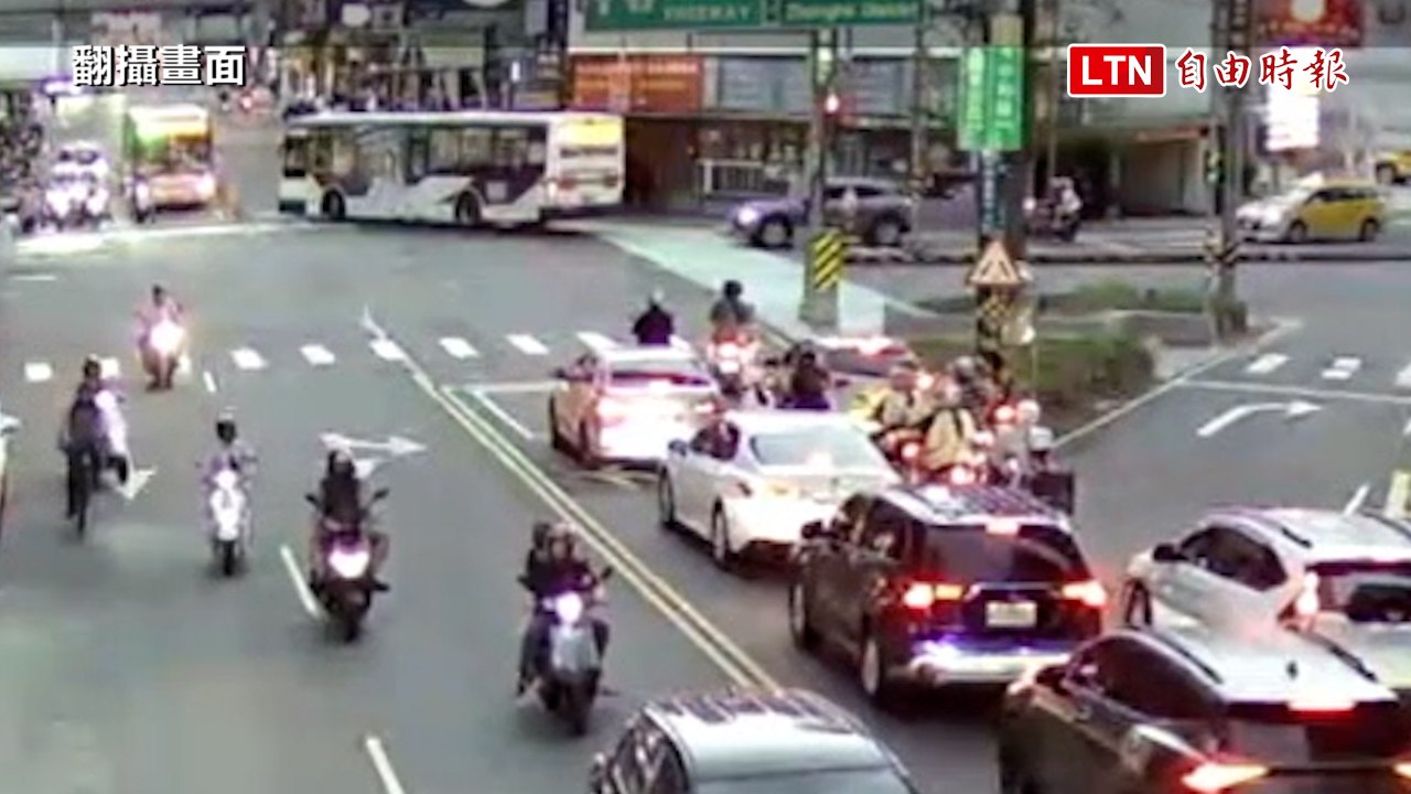 新店客運駕駛右轉未禮讓行人 8旬婦遭輾雙腿骨折