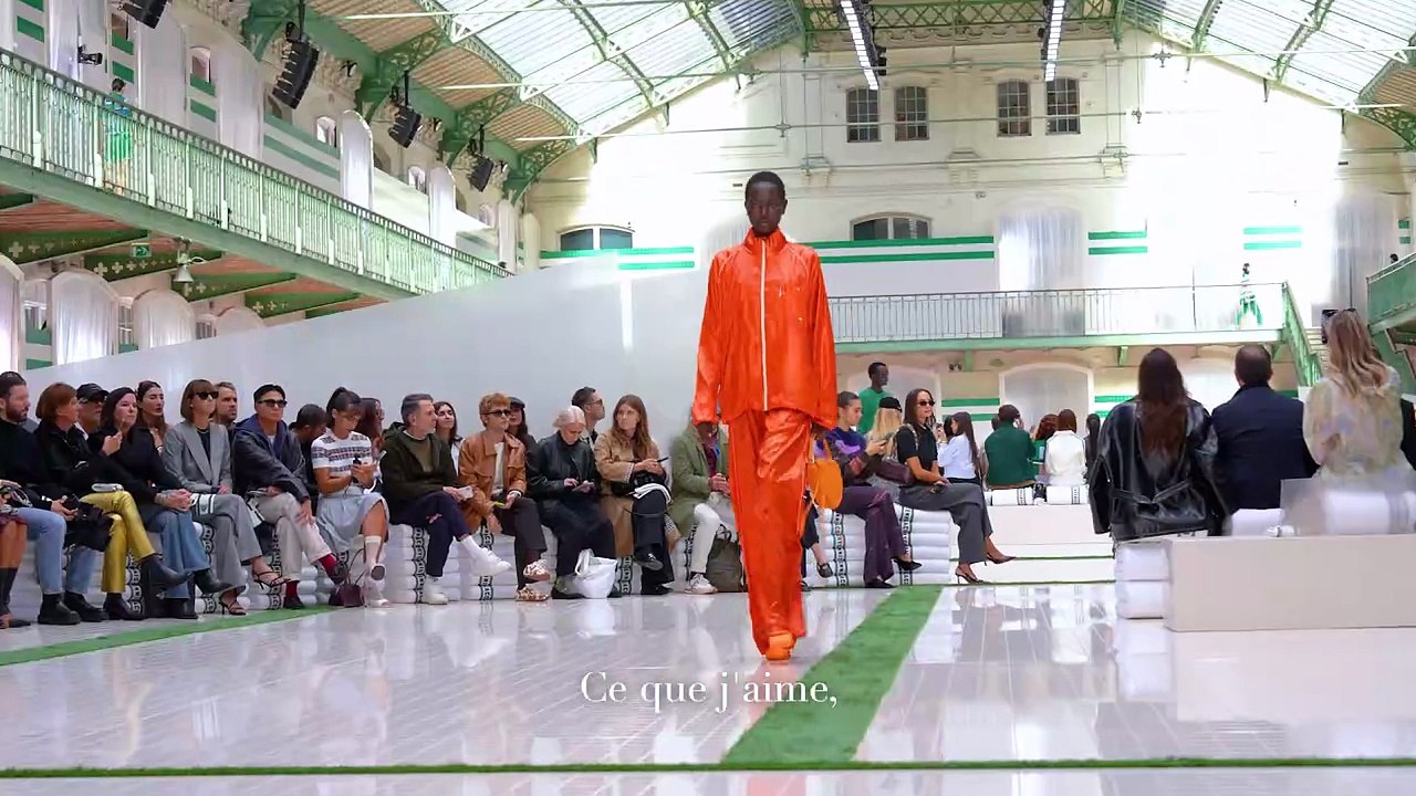 Printemps-été 2026 : Pelagia Kolotouros entraîne Lacoste au cœur du tennis