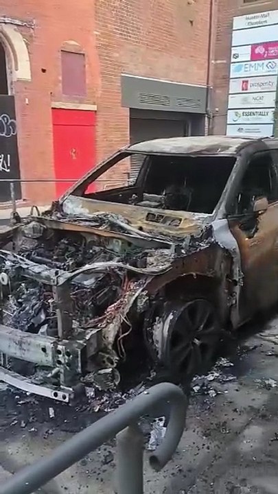 Burnt out car at Hunter Street Mall - NH - October 2025
