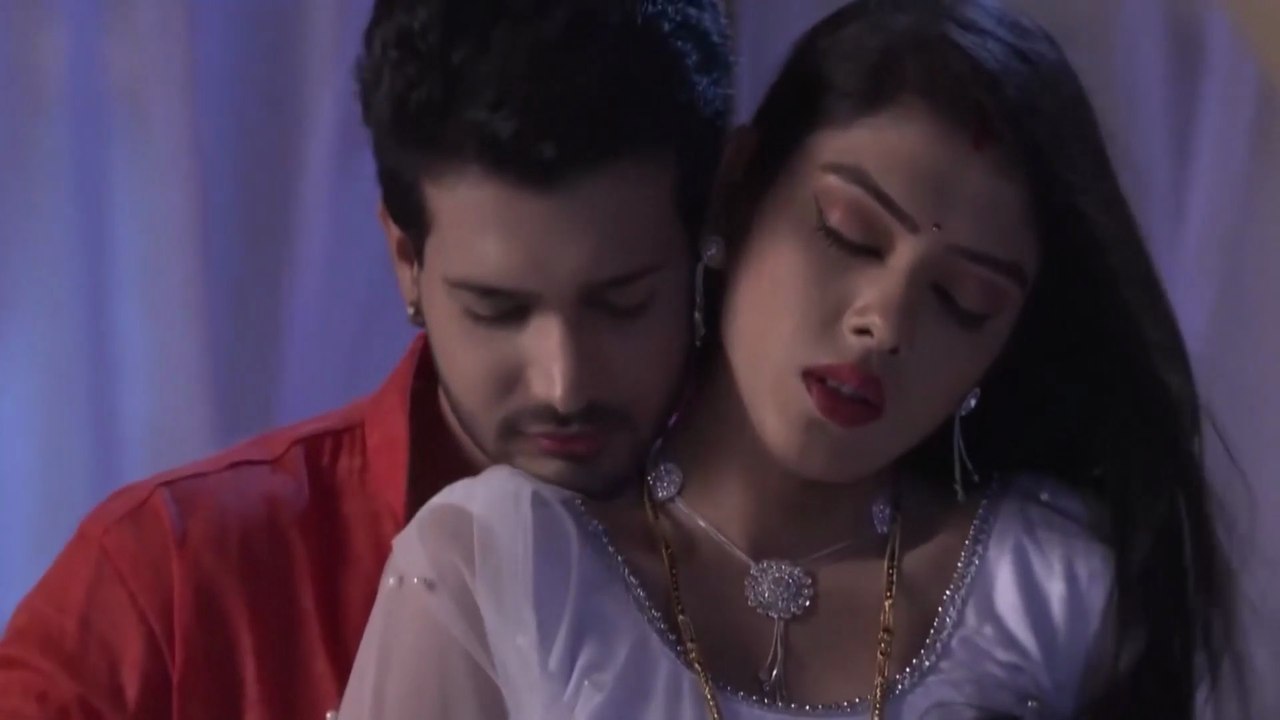 Sweet First Night Moments of a Young Lovebirds 💖