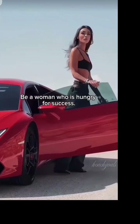 “Queen hoon, rules todna meri aadat hai 👠”