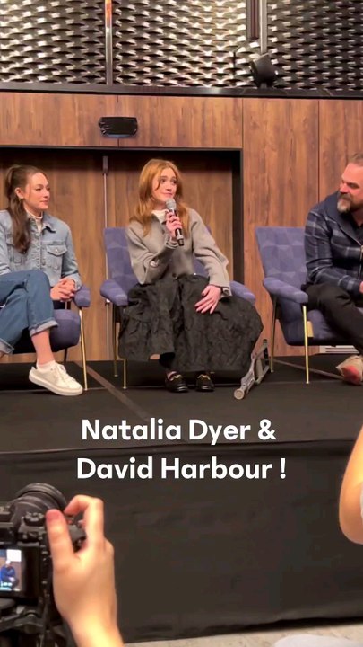 Natalia Dyer et David Harbour à Paris !