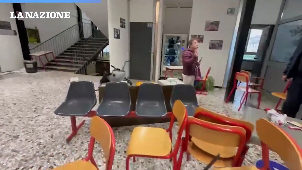 "Scuola Meucci devastata dai vandali, danni ingenti"