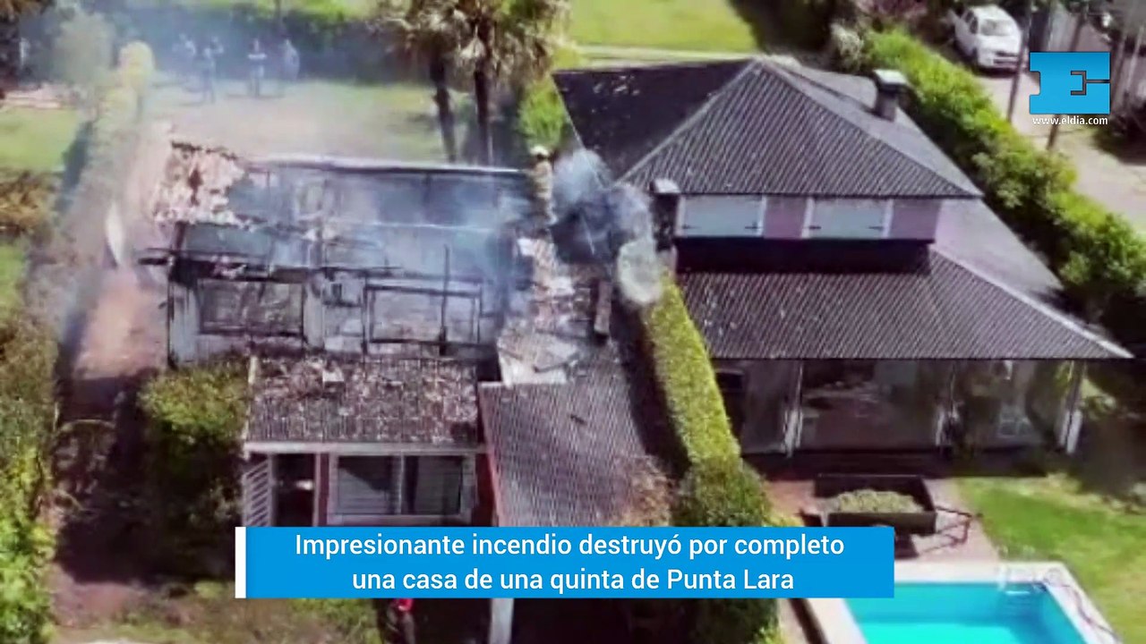 Desde el aire | Impactante incendio se devoró por completo una casa en una quinta de Punta Lara