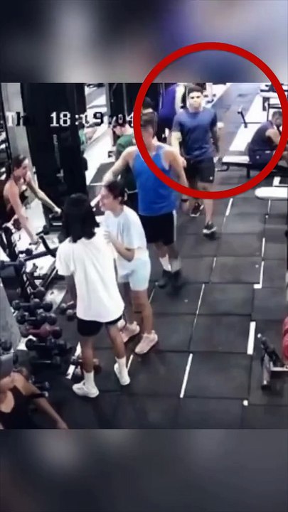 People are crazy nowadays !! 😱