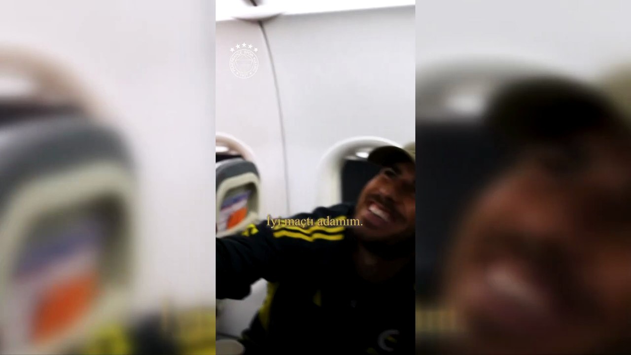 Sadettin Saran, dönüş yolculuğunda futbolcuları tebrik etti