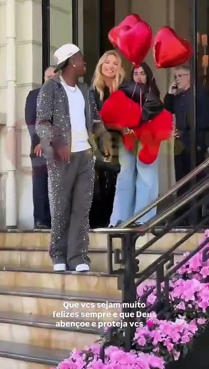 Após assumirem relação, Virginia mostra primeira foto beijando Vini Jr e bastidores do pedido de namoro