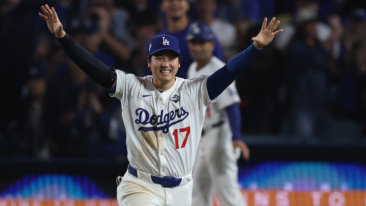 Los Angeles Dodgers vs. Toronto Blue Jays: World Series Game 4