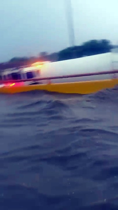 El caos se apodera de Santiago tras inundaciones por fuertes lluvias