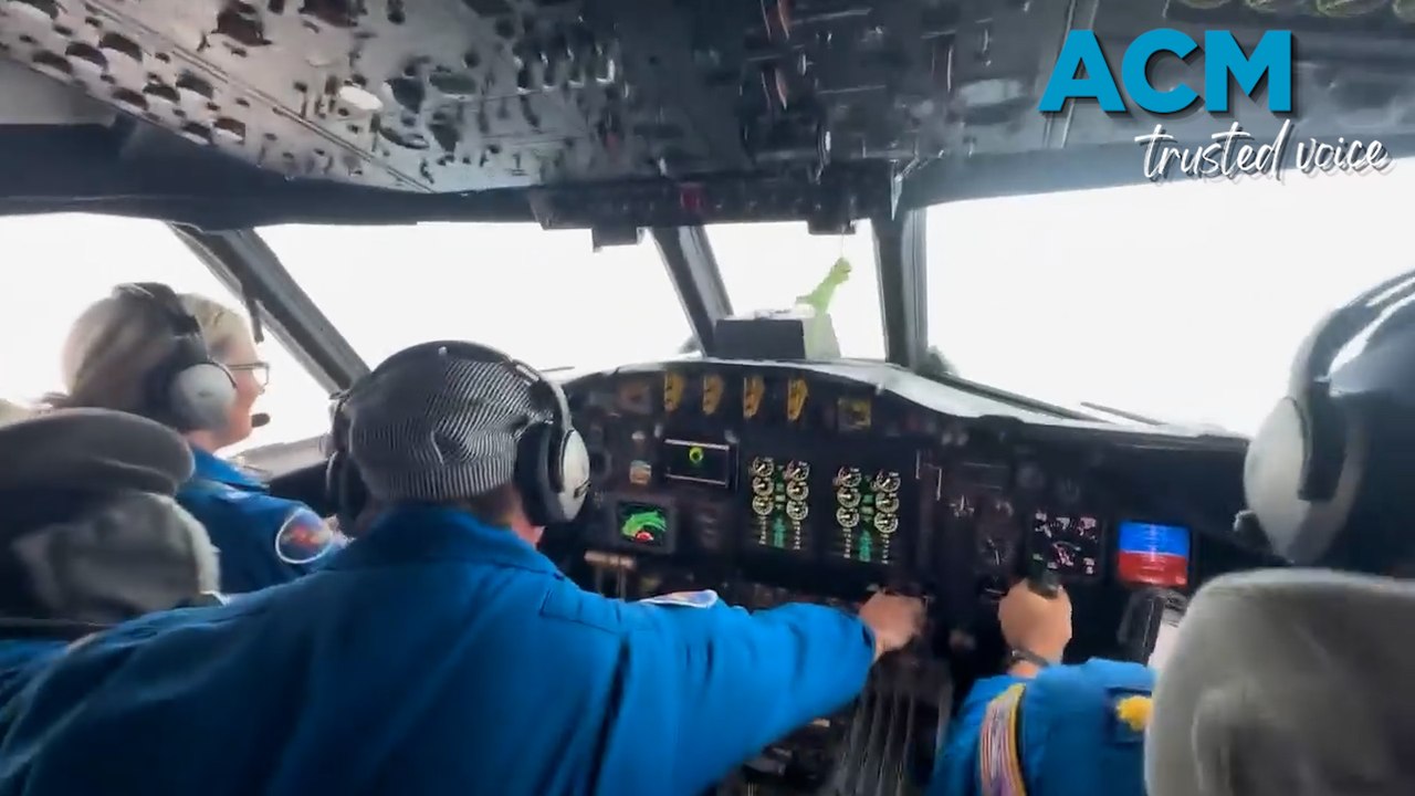 Hurricane hunters enter eye of Hurricane Melissa