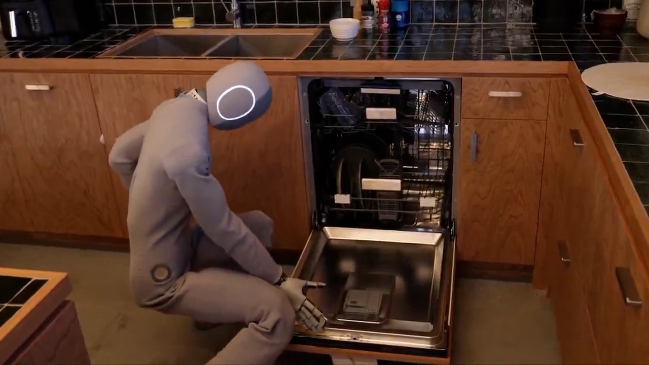 Ev işlerine yardımcı olmak için tasarlandı: Robot Neo’nun bulaşık makinesiyle imtihanı gündem oldu!