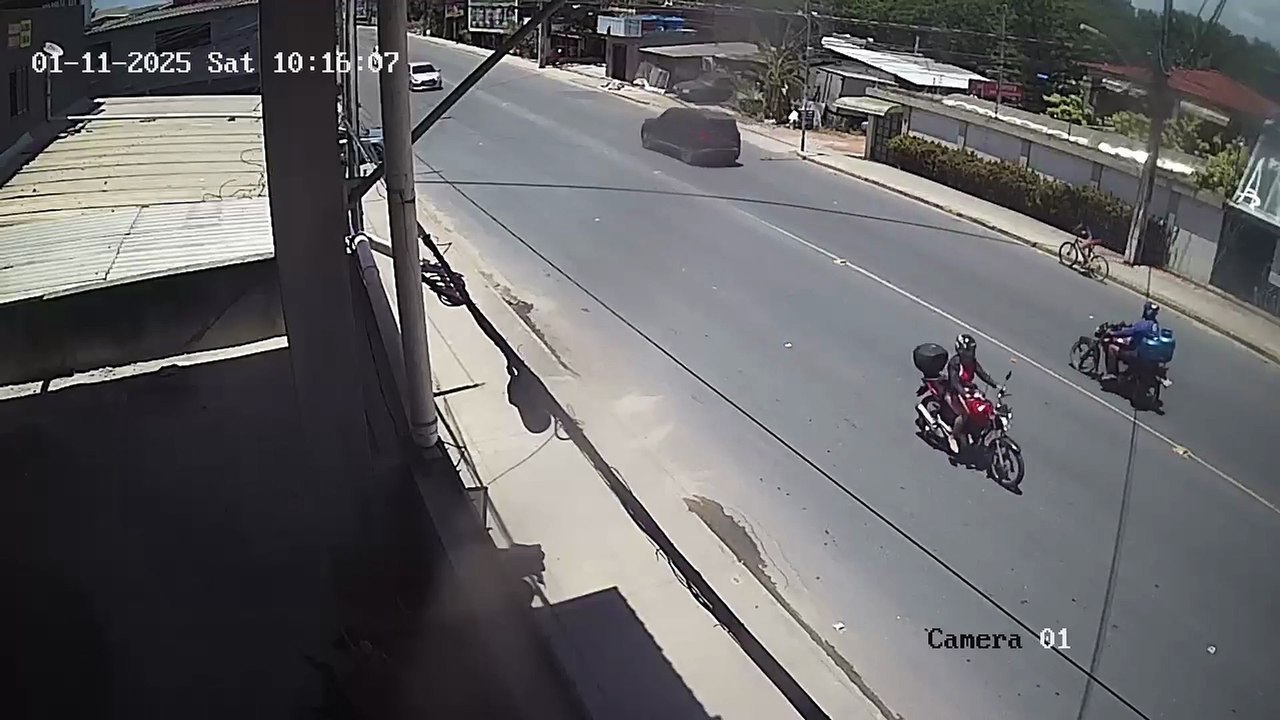 Entregador de gás morre após ser derrubado de moto e atropelado em avenida do Grande Recife