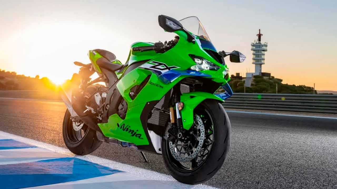 Kawasaki unveils the 2026 Ninja ZX-10R with a complete performance package